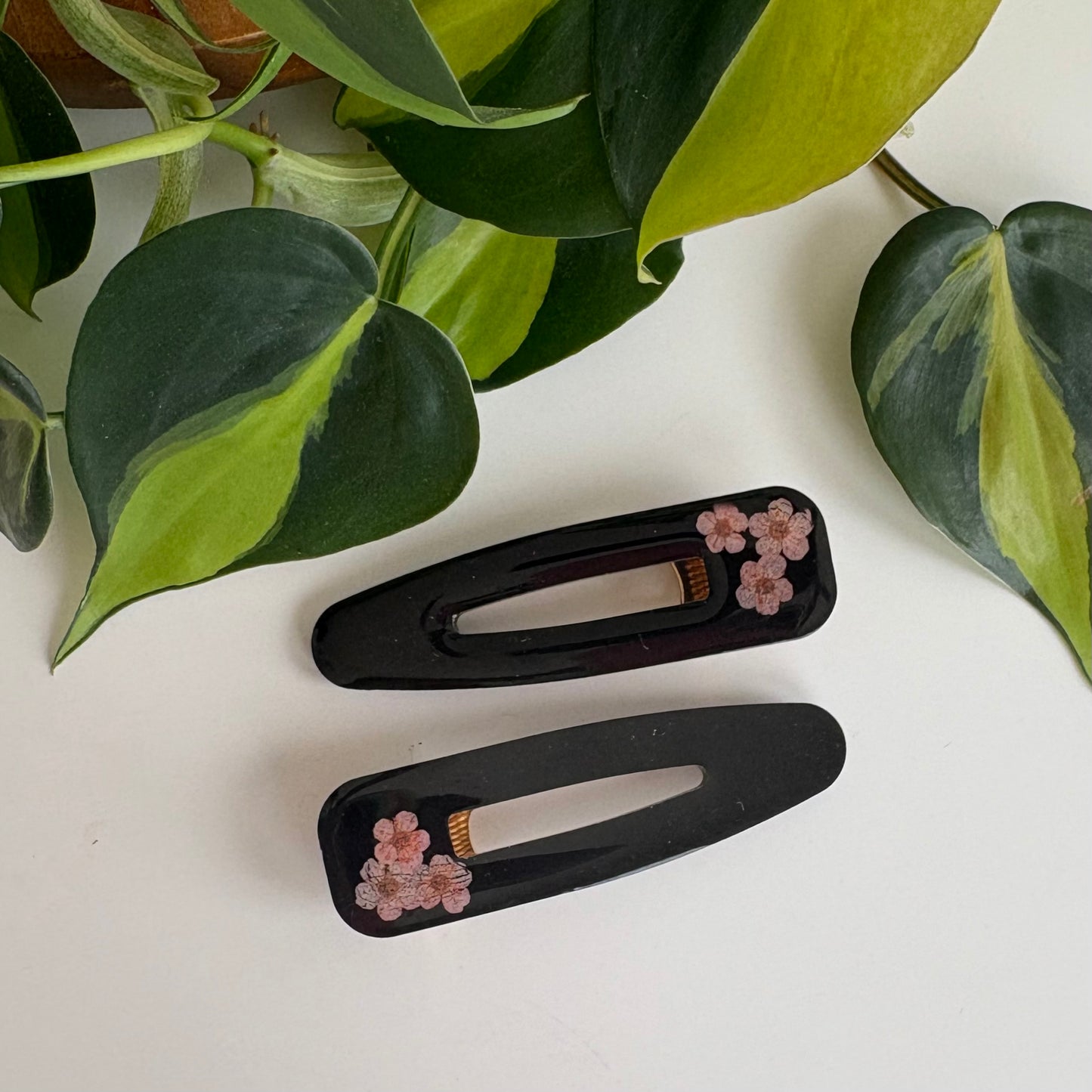 Black Dainty Flower Hair Clips