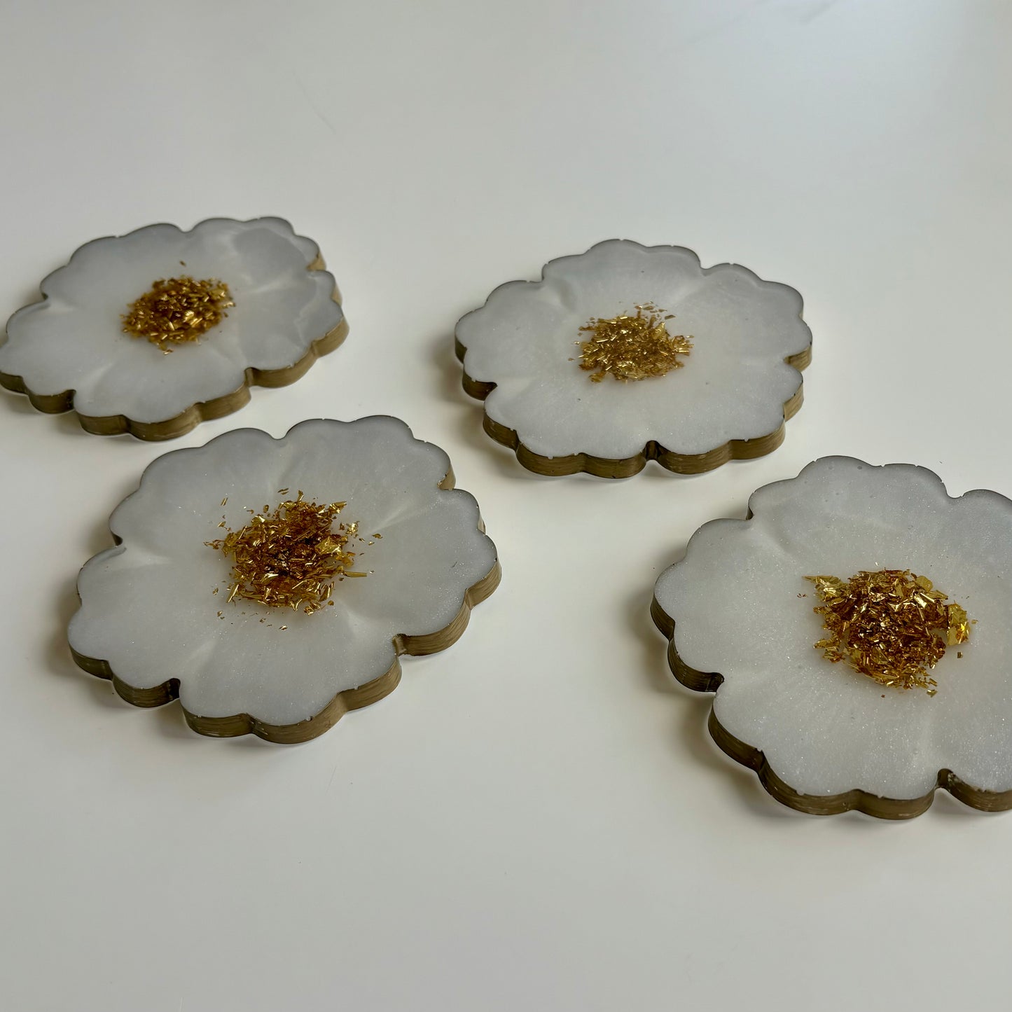 White & Gold Flower Coaster