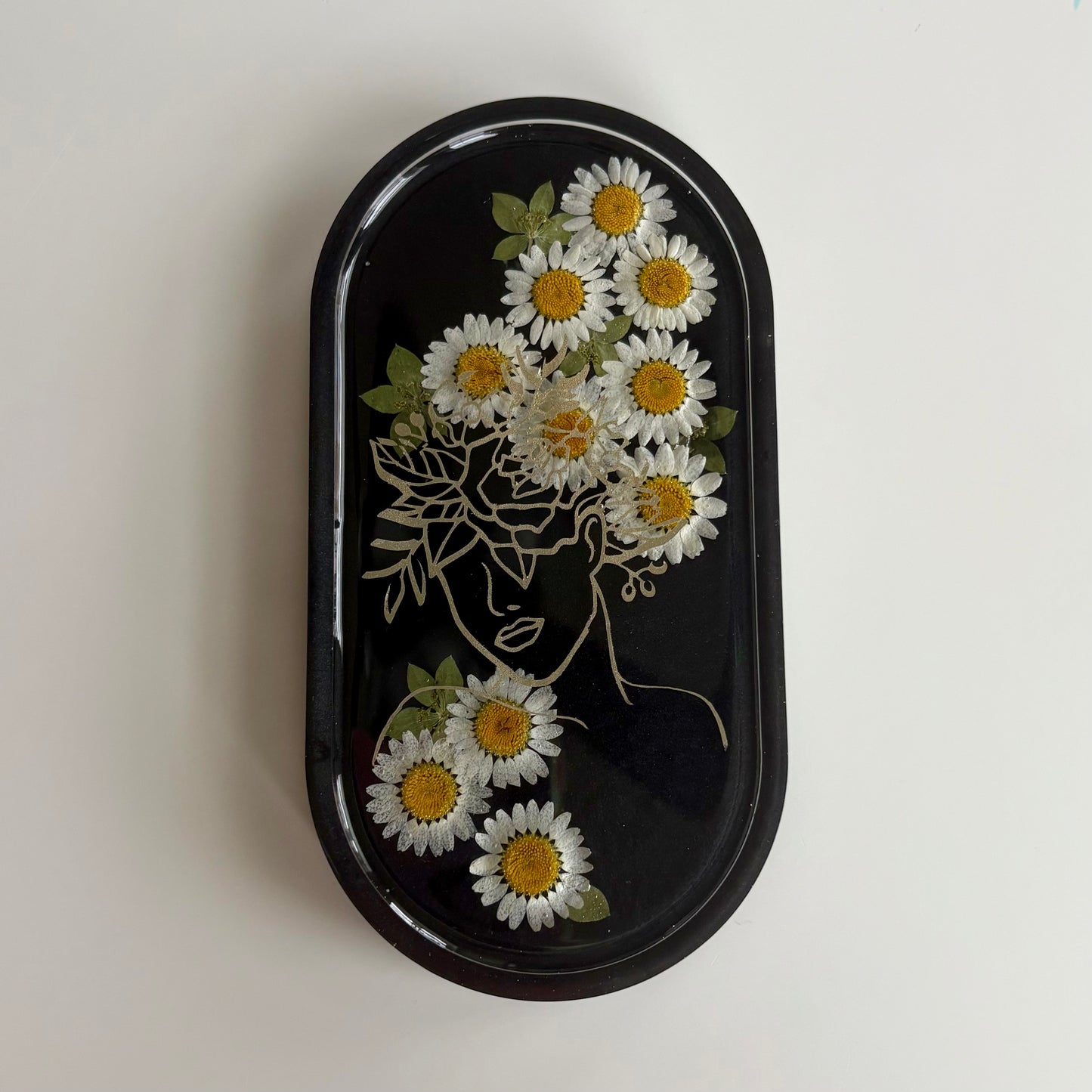 Oval Line Art Trinket Tray