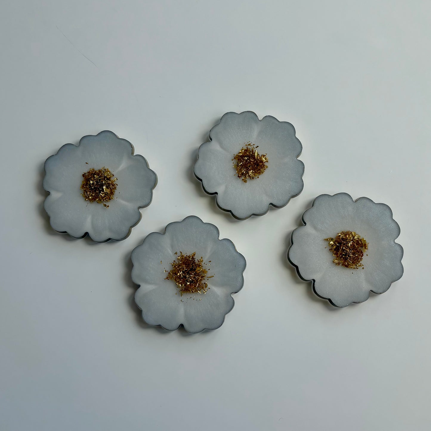 White & Gold Flower Coaster