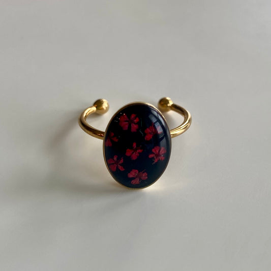 Adjustable Oval Black Floral Ring