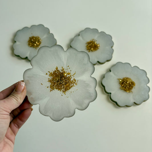 White & Gold Flower Coaster